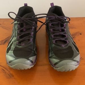 EUC sz 10wide Merrell & Vibram trail walkers
